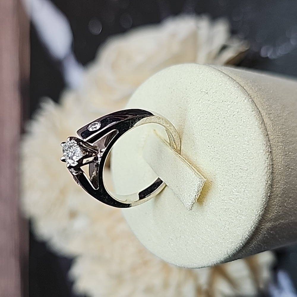 G/VVS1 0.58 OVAL DIAMOND CATHEDRAL SET 14 KT WHITE GOLD RING WITH APPRA… - Picture 4 of 16